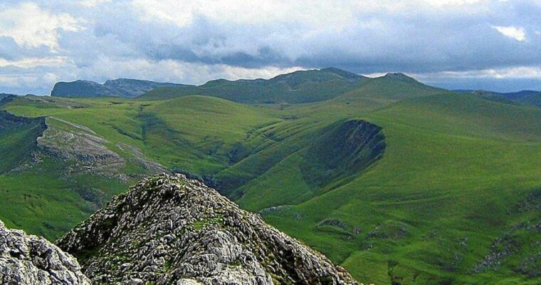 La Belleza Natural de la Sierra de Aralar: Un Tesoro de Navarra y País Vasco