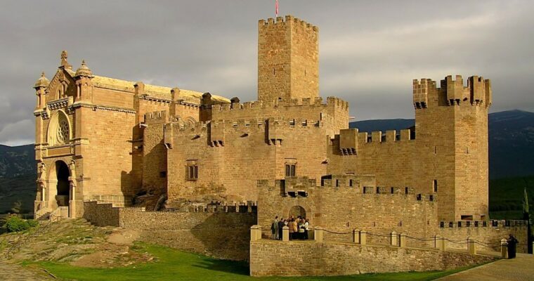 Descubre la historia y belleza del Castillo de Javier – Un destino turístico imprescindible en España
