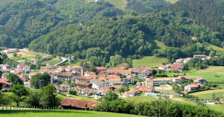 Etxalar: Descubre la belleza y encanto de este maravilloso pueblo en Navarra